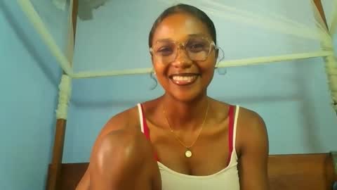 Snapshot of gggloria chatting on 11.06.25 gggloria online show from 11.06.25