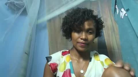 Snapshot of gggloria chatting on 11.18.25 gggloria online show from 11.18.25