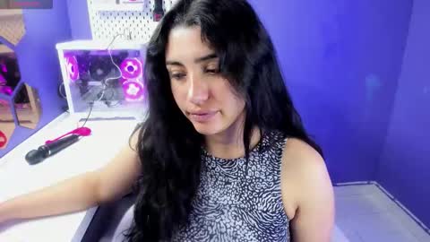 Danna Astrom online show from 12.03.25