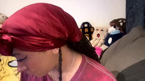 ghastgirlt_t online show from 11.28.25