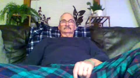 Snapshot of ghost2534 chatting on 12.17.25 ghost2534 online show from 12.17.25