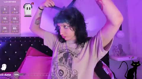 Snapshot of ghosty_doll chatting on 10.29.25 Allison online show from 10.29.25