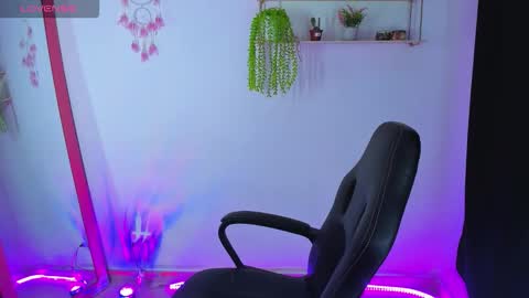 giaaaa   online show from 11.06.25