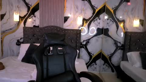 Gia online show from 06.04.26