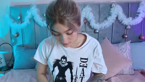 Snapshot of giaa_ross chatting on 12.27.24 Gia online show from 12.27.24