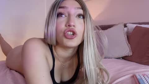 Snapshot of giaa_ross chatting on 02.17.25 Gia online show from 02.17.25