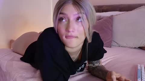 Snapshot of giaa_ross chatting on 02.19.25 Gia online show from 02.19.25