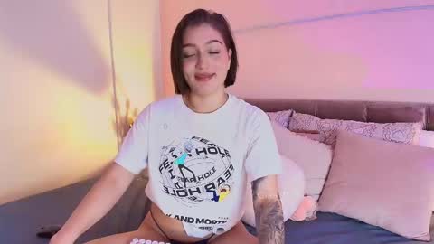 Snapshot of giaa_ross chatting on 03.05.25 Gia online show from 03.05.25