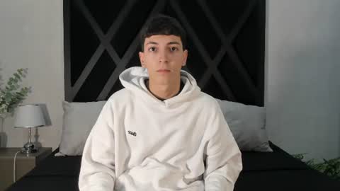 Snapshot of gian_rossii chatting on 06.19.26 GIAN online show from 06.19.26