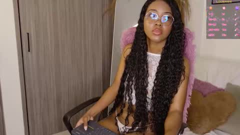 Gia  online show from 09.15.25