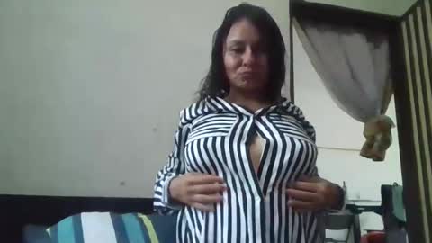 gianna165909 online show from 01.01.25