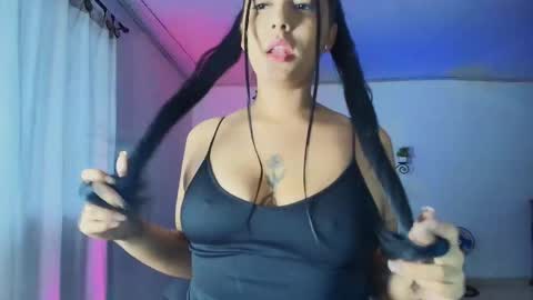 Giana Roberts online show from 11.04.25