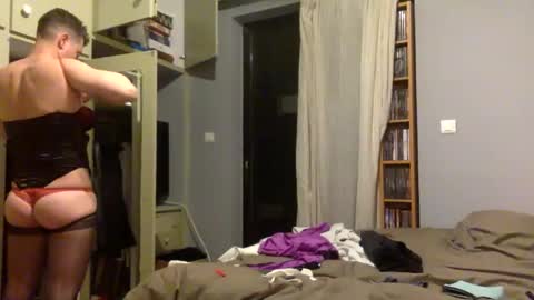 Snapshot of giannispr1998 chatting on 12.15.25 Horny Sissy online show from 12.15.25