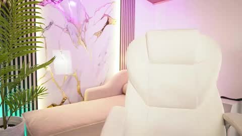 Snapshot of gianovak chatting on 11.19.25 gianovak online show from 11.19.25