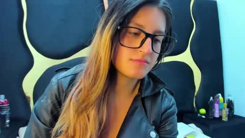 GiaRoussel online show from 02.01.25