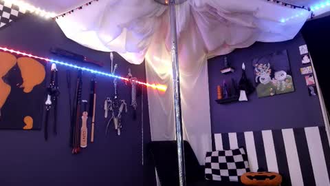 Snapshot of gigglemethis22 chatting on 11.08.25 Giggles online show from 11.08.25