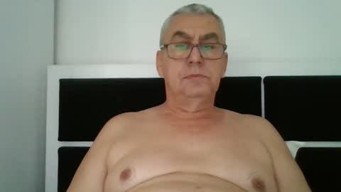 gigi1970 online show from 10.30.25