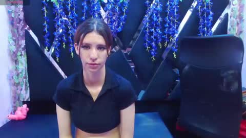 Snapshot of gigi_glase chatting on 09.16.25 gigi glase online show from 09.16.25