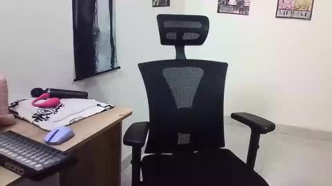 Snapshot of gigi_scott_ chatting on 12.04.25 GIGI STCOTT online show from 12.04.25