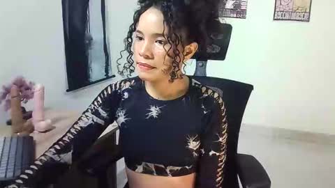 GIGI STCOTT online show from 12.18.25