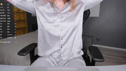 gigihadd online show from 04.06.26