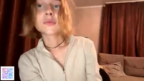 Snapshot of gigikray chatting on 10.10.25 Molly online show from 10.10.25