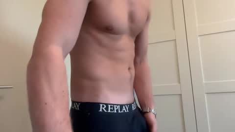 Snapshot of gigolo_amsterdam chatting on 11.16.25 gigolo amsterdam023 online show from 11.16.25