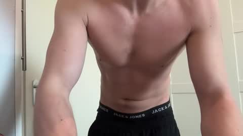 Snapshot of gigolo_amsterdam chatting on 02.17.26 gigolo amsterdam023 online show from 02.17.26