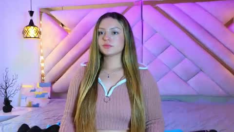 Giigii Hadid  online show from 04.13.26