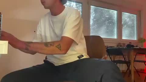 Sebastian online show from 09.27.25