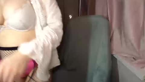 Gill Kelly online show from 11.24.25