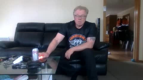 Snapshot of gimmmieoooo chatting on 11.23.25 gimmmieoooo online show from 11.23.25