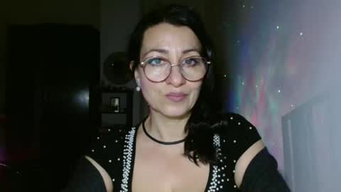 GinaONeon online show from 03.04.25