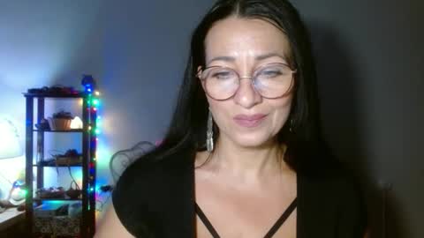 GinaONeon online show from 11.13.25