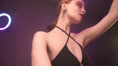        im expecting 350 thumbs up on my altar   online show from 01.09.26