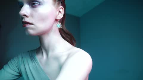        im expecting 350 thumbs up on my altar   online show from 04.16.26