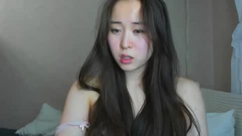 Snapshot of ginnycherry chatting on 11.25.25 Ginny online show from 11.25.25