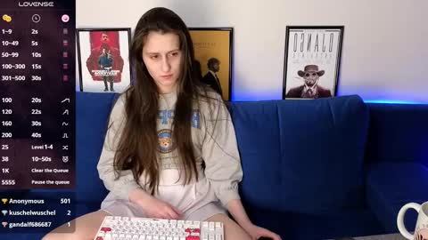 Ginnyg  online show from 01.17.25