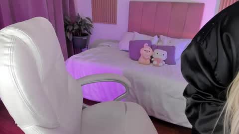 Snapshot of ginnywett chatting on 02.10.25 Kendall online show from 02.10.25