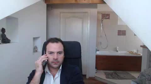 Snapshot of gintonik89 chatting on 02.19.25 gintonik89 online show from 02.19.25