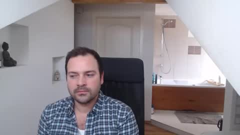 Snapshot of gintonik89 chatting on 02.25.25 gintonik89 online show from 02.25.25