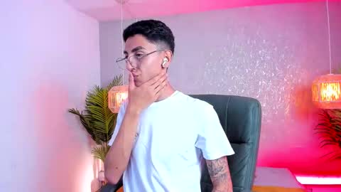 Snapshot of gio_carangi chatting on 02.25.26 Gio Carangi online show from 02.25.26