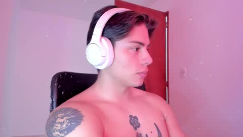 Snapshot of gio_russo chatting on 09.22.25 GioRusso online show from 09.22.25