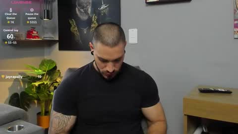 Snapshot of giorgio_leone2 chatting on 12.17.25 Giorgio leone online show from 12.17.25