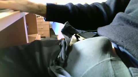 Snapshot of giovet chatting on 02.15.25 giovet online show from 02.15.25