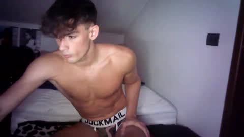 Snapshot of giovyyx chatting on 02.14.25 giovyyx online show from 02.14.25