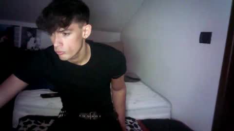 Snapshot of giovyyx chatting on 02.15.25 giovyyx online show from 02.15.25