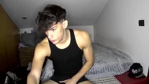 Snapshot of giovyyx chatting on 09.29.25 giovyyx online show from 09.29.25