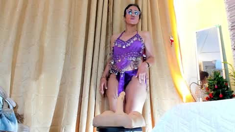 Girasol Walton online show from 12.26.24