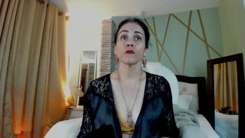 Girasol Walton online show from 01.21.25